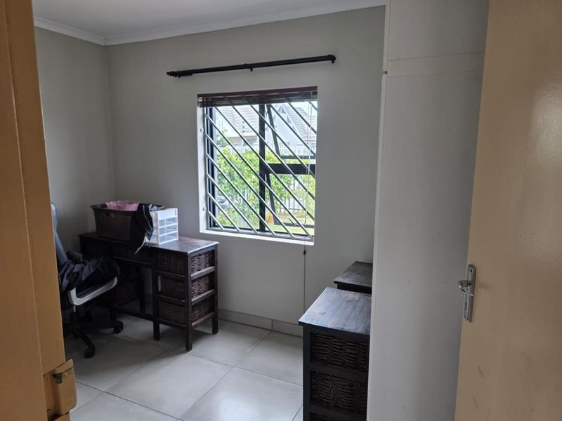 Charming freestanding 2 bedroom home in Bonnie Brae, Kraaifontein—perfect for your next investment! - Photo 8