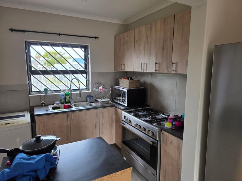 Charming freestanding 2 bedroom home in Bonnie Brae, Kraaifontein—perfect for your next investment! - Photo 5