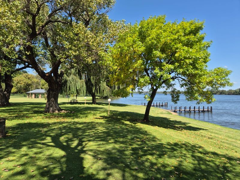 Prime Stand in Sought-After Vaalview Estate – Build Before 2033 - Photo 9