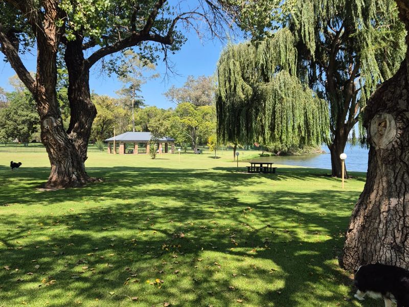 Prime Stand in Sought-After Vaalview Estate – Build Before 2033 - Photo 4