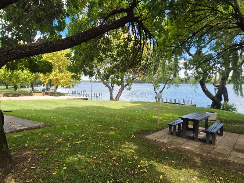 Prime Stand in Sought-After Vaalview Estate – Build Before 2033 - Photo 7
