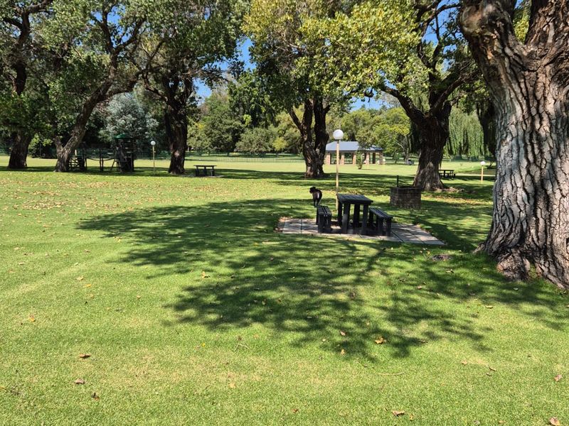Prime Stand in Sought-After Vaalview Estate – Build Before 2033 - Photo 3