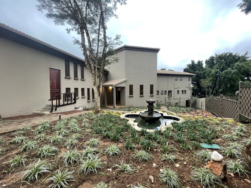 Ambassadorial-sized mansion for sale on a quiet suburban street in Waterkloof Ridge. - Photo 4