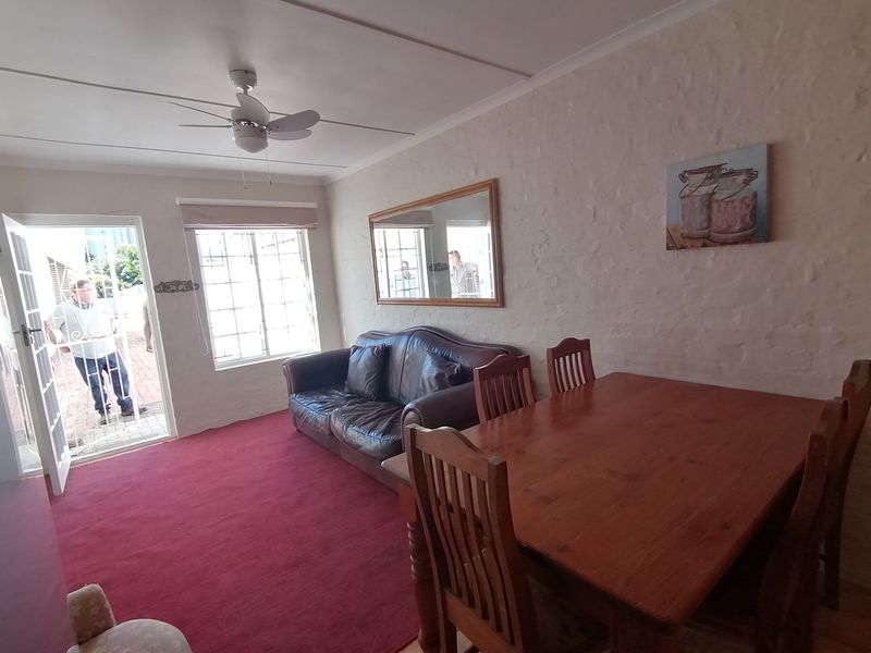 One Bedroom Flatlet - Photo 2