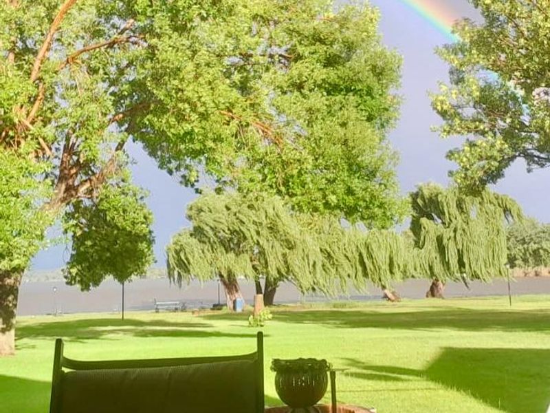 Riverside Escape – The Perfect Weekend Getaway Just an Hour from JHB! - Photo 1
