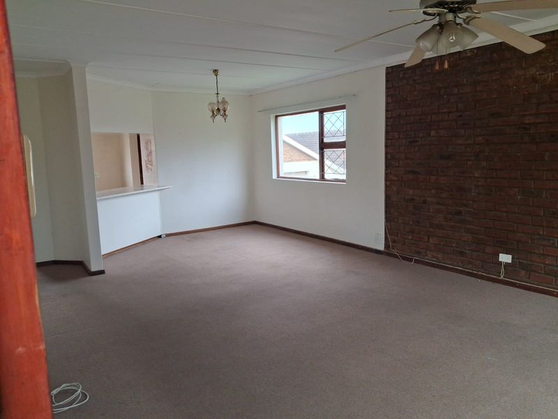 Hidden Gem: Tranquil 3-Bedroom Townhouse with Secure, Secluded Living in Beacon Bay - Photo 9