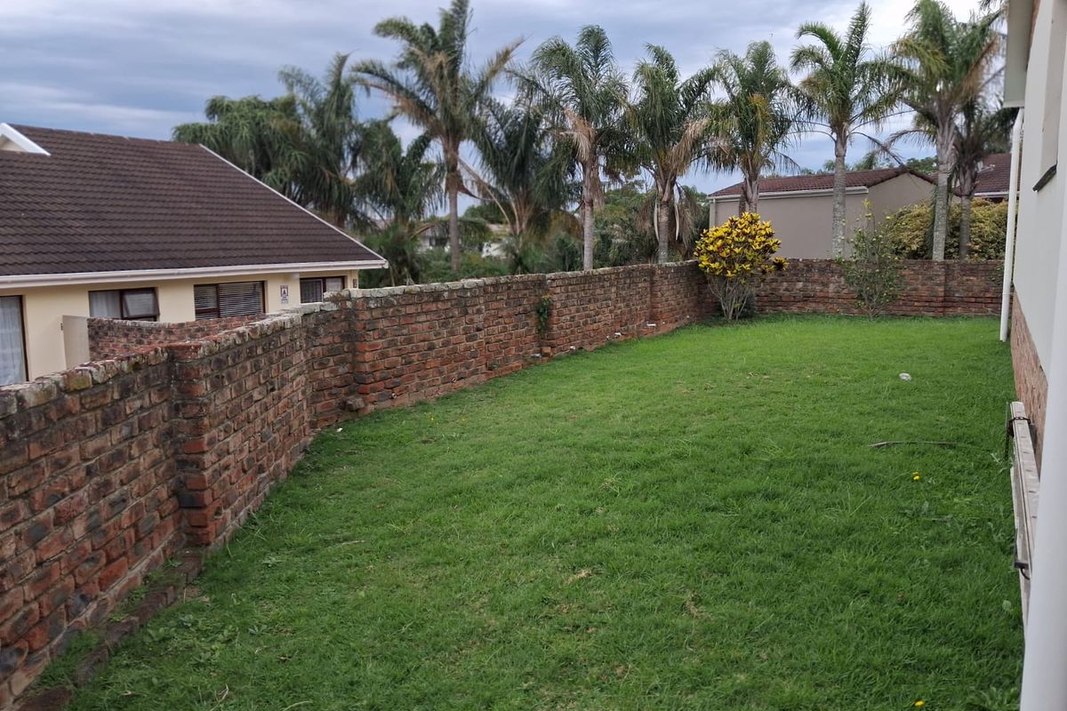 Hidden Gem: Tranquil 3-Bedroom Townhouse with Secure, Secluded Living in Beacon Bay - Photo 4
