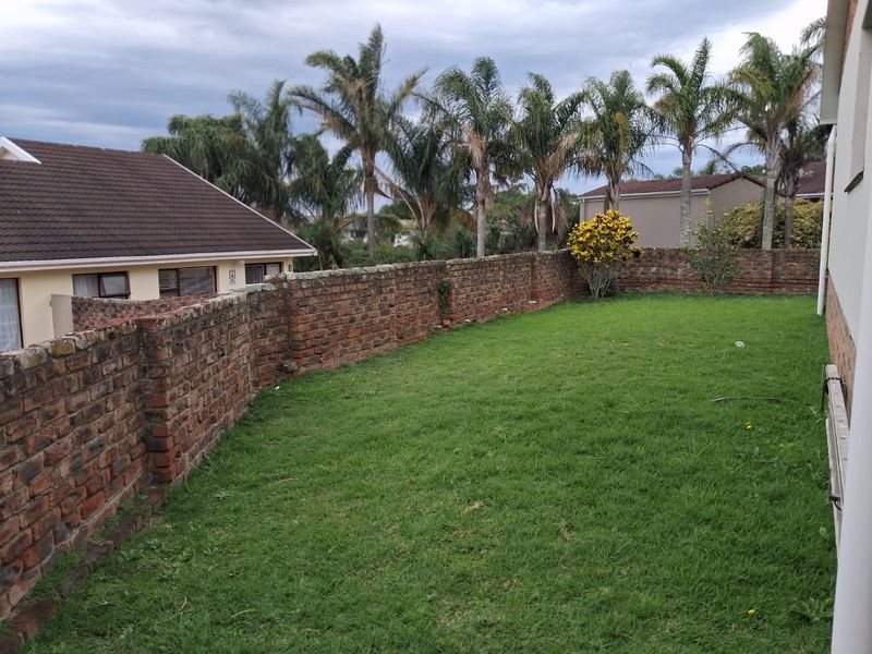 Hidden Gem: Tranquil 3-Bedroom Townhouse with Secure, Secluded Living in Beacon Bay - Photo 4