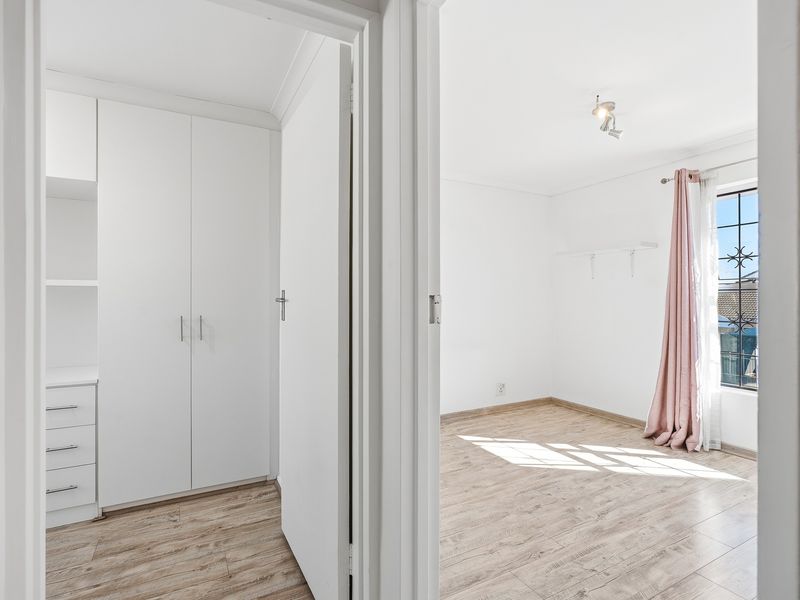 Duplex Townhouse Living - Photo 10