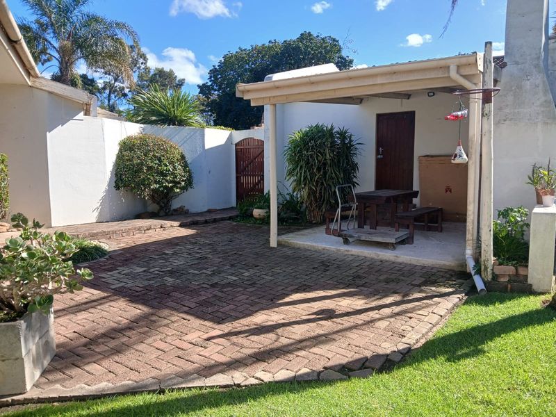 Hidden Gem In Boskloof - Photo 2