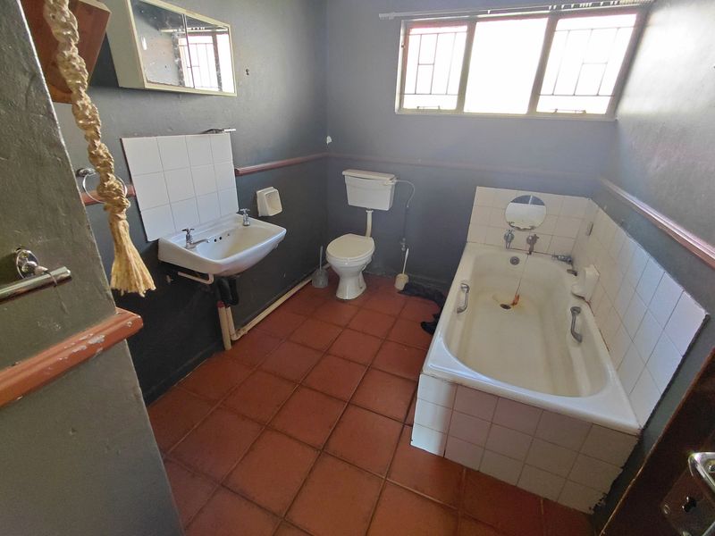 Spacious 2-bedroom townhouse in Meiringspark, Klerksdorp, available for rent - Photo 7