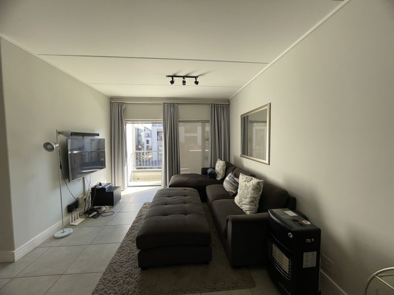 Elegant Living by the Crystal Lagoon - Photo 4