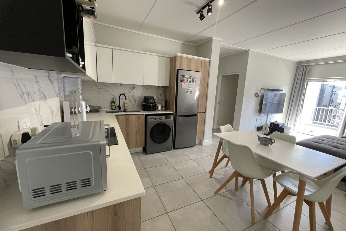 Elegant Living by the Crystal Lagoon - Photo 2