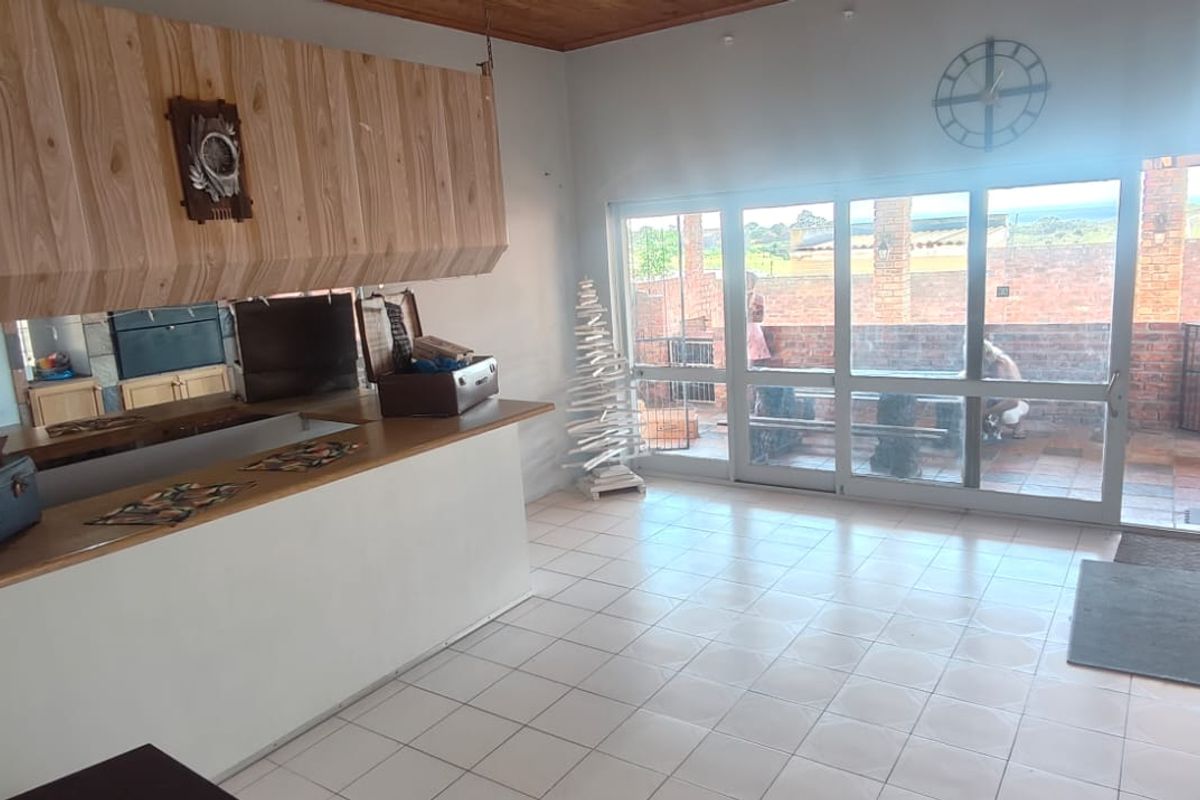 Stunning 4 bedroom home in Newton Park, Gqeberha - Photo 4