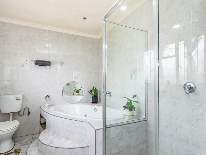 Spacious 4 Bedroom Family Home with Flatlet Potential - Photo 6