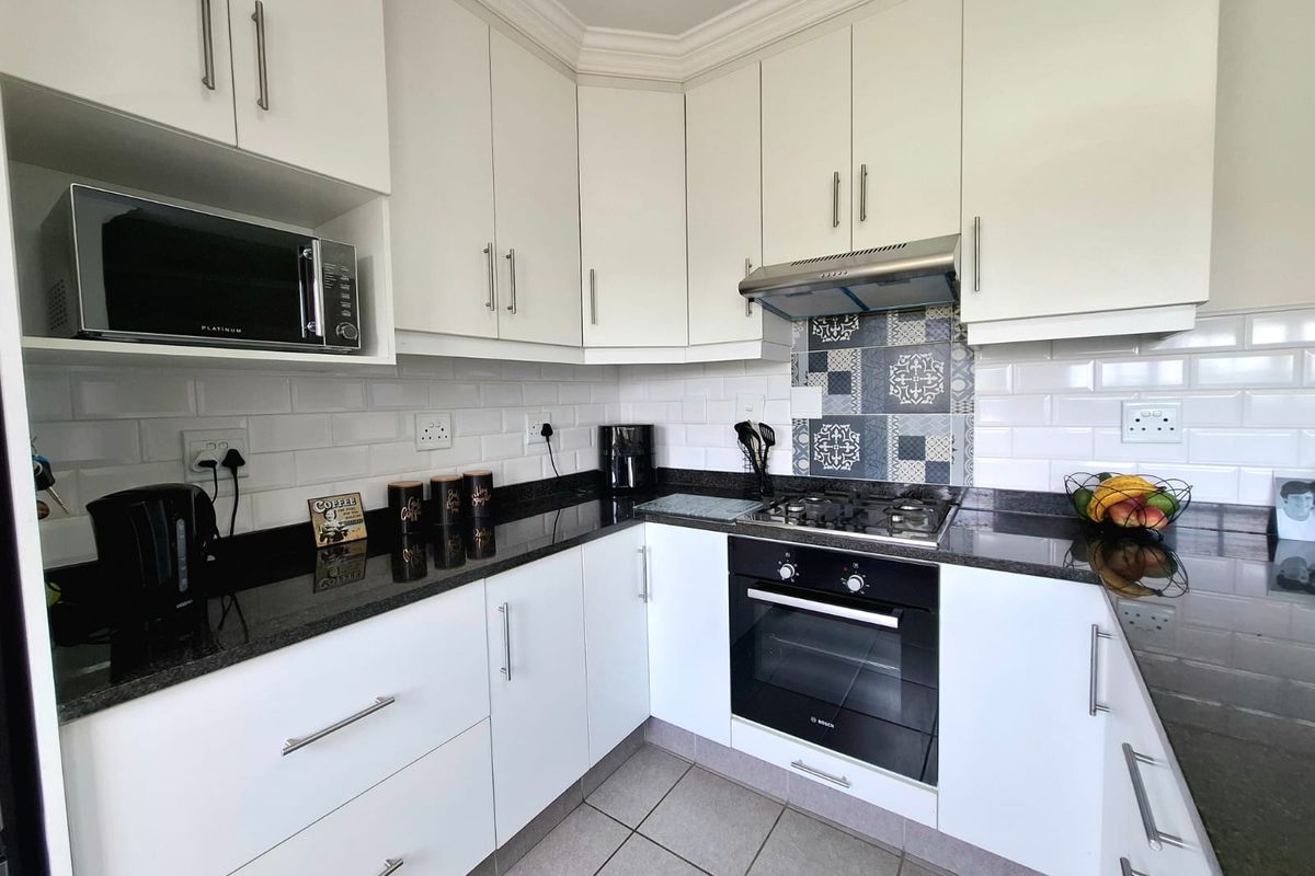 Facebrick Perfection -  3 Bedroom Complex living,  Where Comfort Meets Security - Photo 2