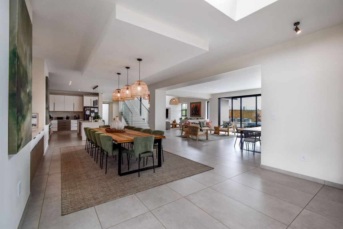 Stunning 5 Bedroom Family Haven for sale in Midstream Heights - Photo 4