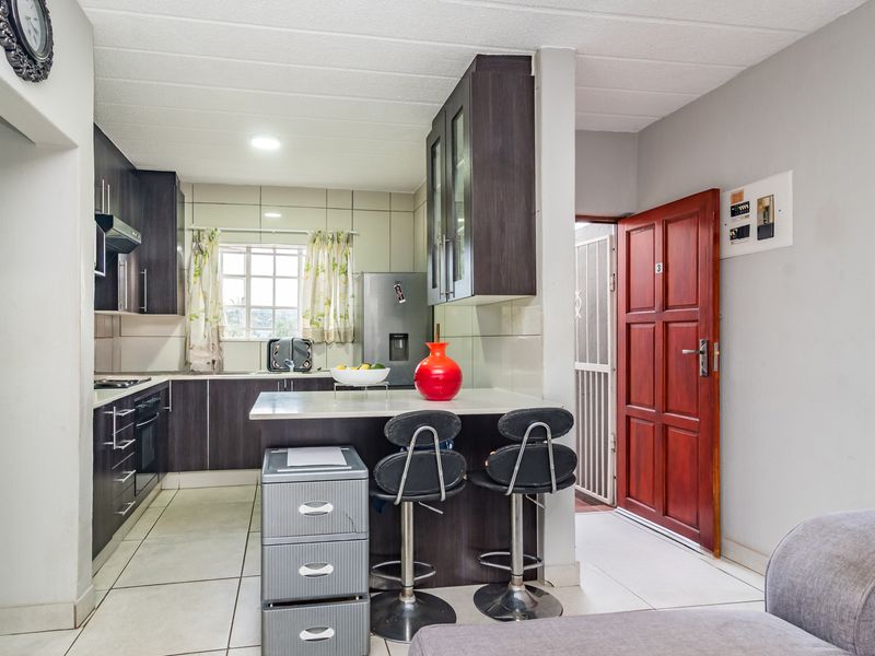 Bidding To Start From R595 000  Live NON Distressed Auction - Photo 5