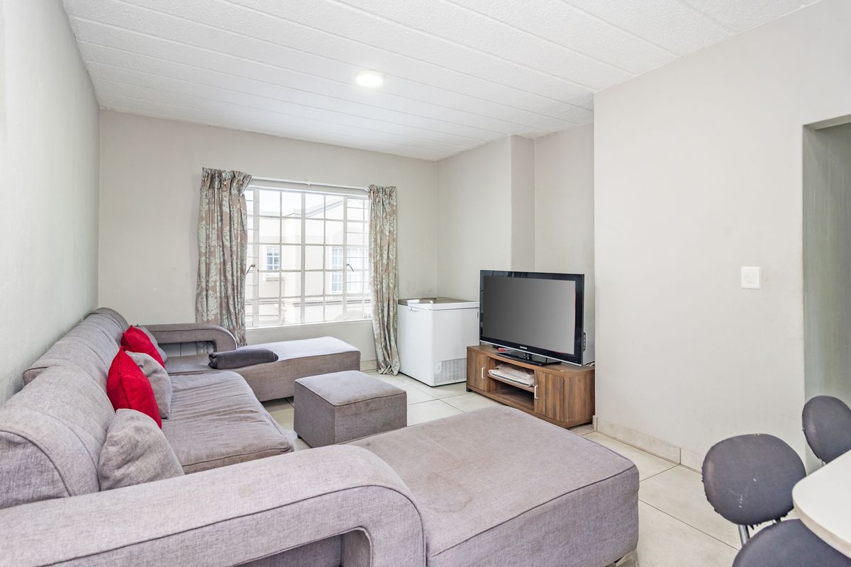 Bidding To Start From R595 000  Live NON Distressed Auction - Photo 3