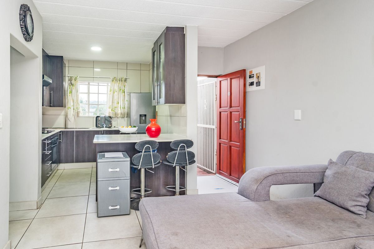 Bidding To Start From R595 000  Live NON Distressed Auction - Photo 4