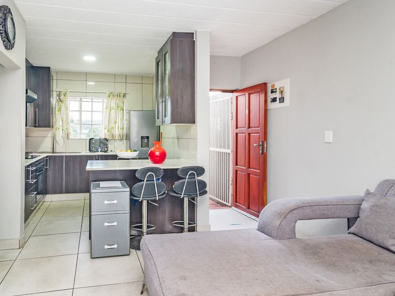 Bidding To Start From R595 000  Live NON Distressed Auction - Photo 4