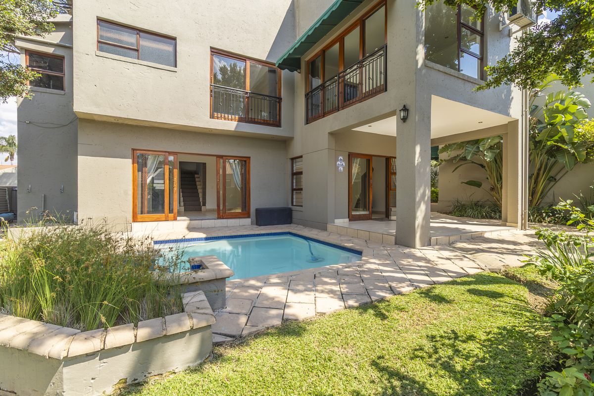 Family Home in Sought After Estate- with low levies! - Photo 3