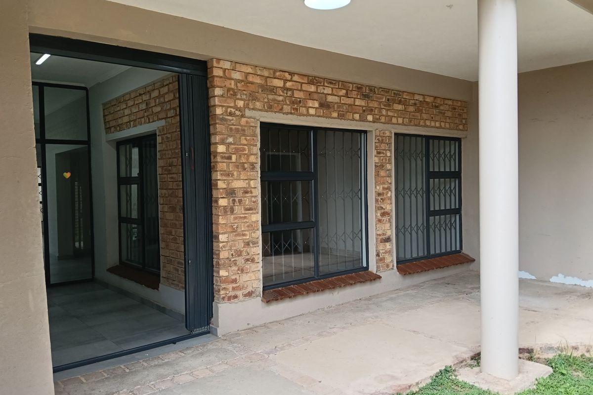 Three Modern, Spacious, Individual Family Homes on One Stand - Photo 2