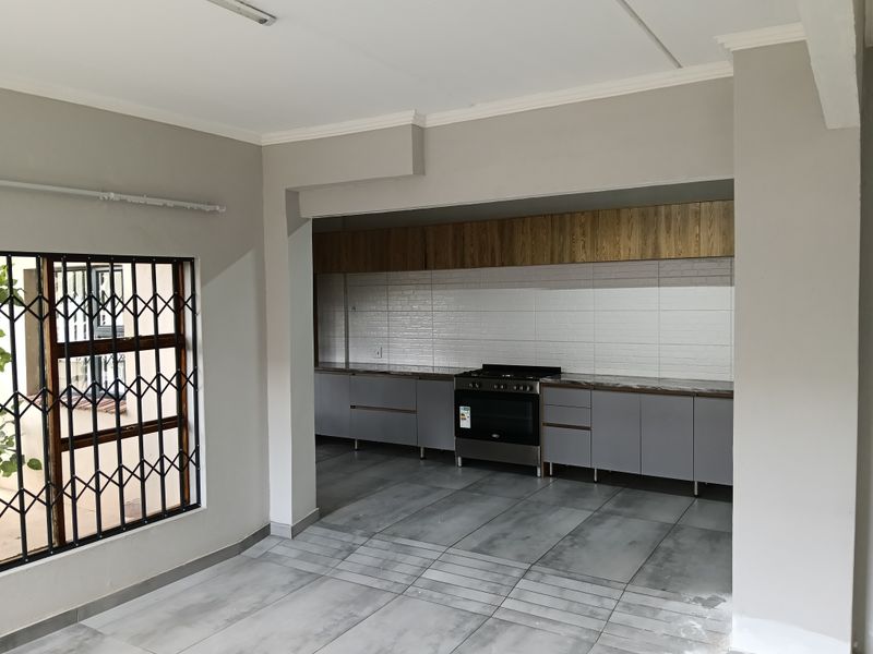 Three Modern, Spacious, Individual Family Homes on One Stand - Photo 6