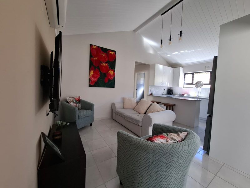 Charming Newly Renovated 2-Bedroom Home to Rent in Plumstead - Photo 5