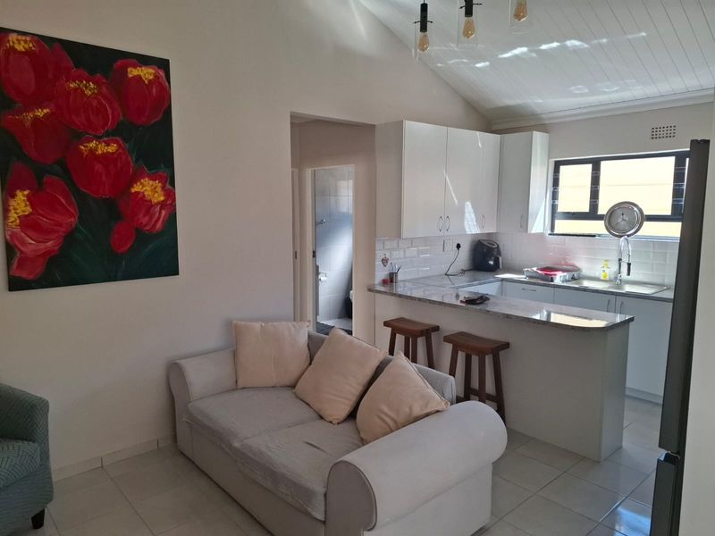 Charming Newly Renovated 2-Bedroom Home to Rent in Plumstead - Photo 6