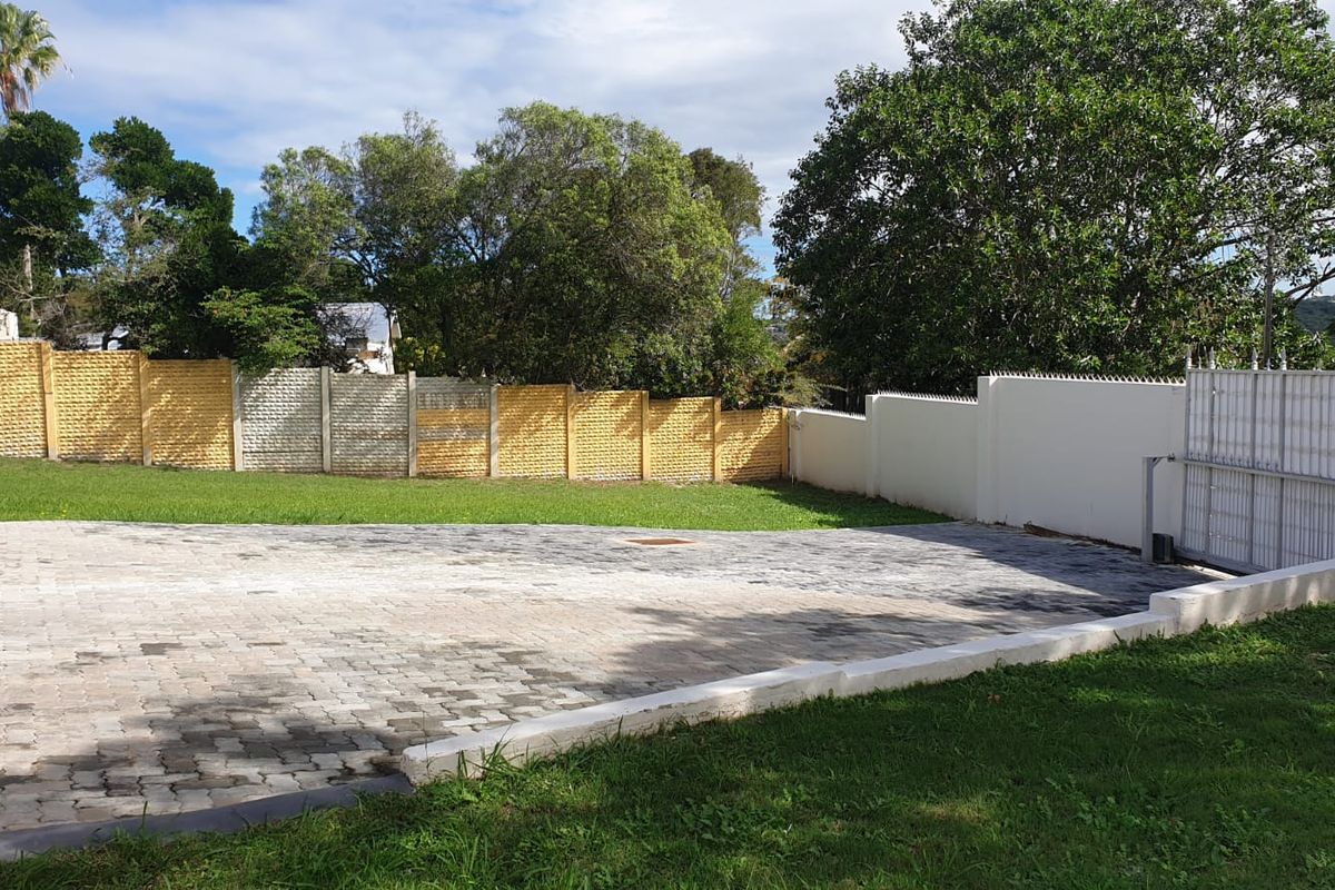 The Perfect Family Haven in Beacon Bay – Space, Pool & Entertainment - Photo 5