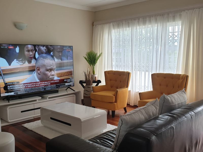 The Perfect Family Haven in Beacon Bay – Space, Pool & Entertainment - Photo 8