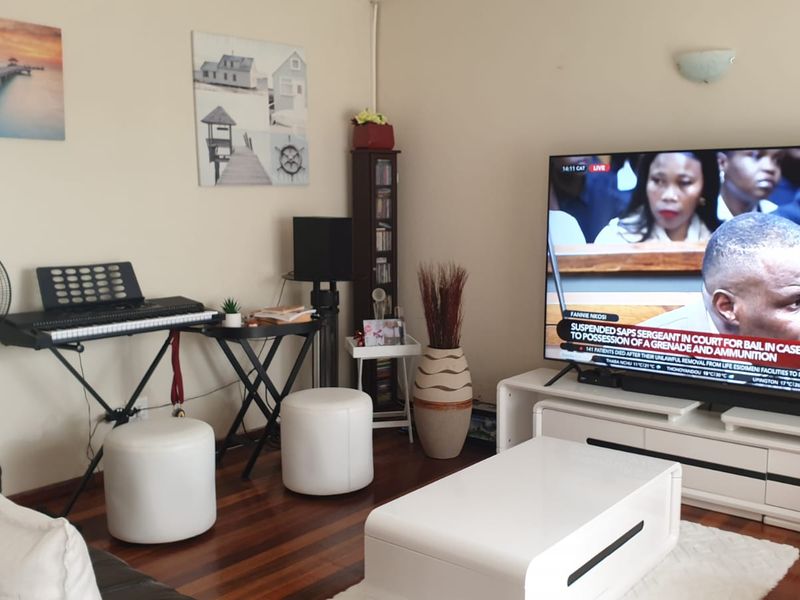 The Perfect Family Haven in Beacon Bay – Space, Pool & Entertainment - Photo 6