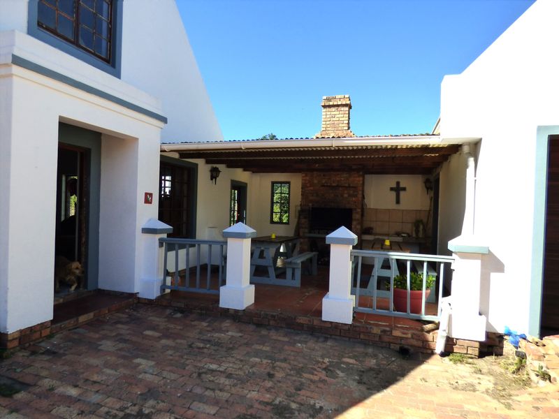 Unlock the Potential, Spacious Home Opposite the Golf Course In Port Alfred - Photo 4