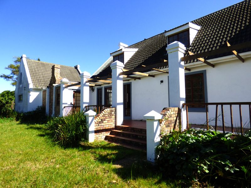 Unlock the Potential, Spacious Home Opposite the Golf Course In Port Alfred - Photo 6