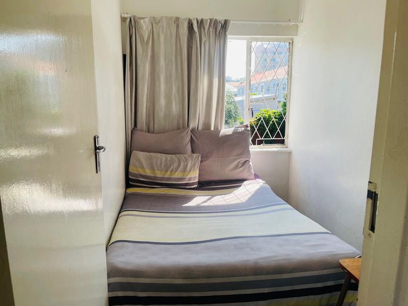 Chic and affordable bachelor apartment in the heart of Bulwer! - Photo 5