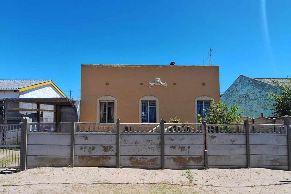 Fixer-Upper Opportunity in Theronville – Priced for Action - Photo 4