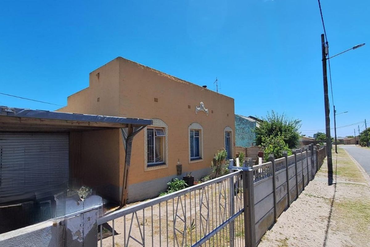 Fixer-Upper Opportunity in Theronville – Priced for Action - Photo 3