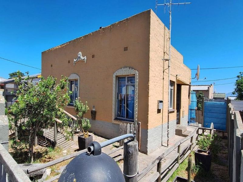 Fixer-Upper Opportunity in Theronville – Priced for Action - Photo 2