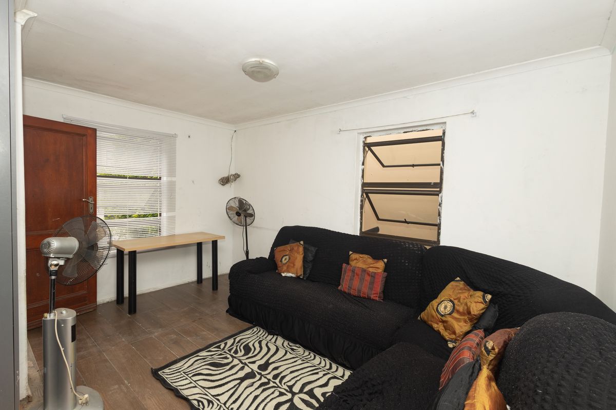 Impressive 3 Bedroom Home For Sale - Photo 3