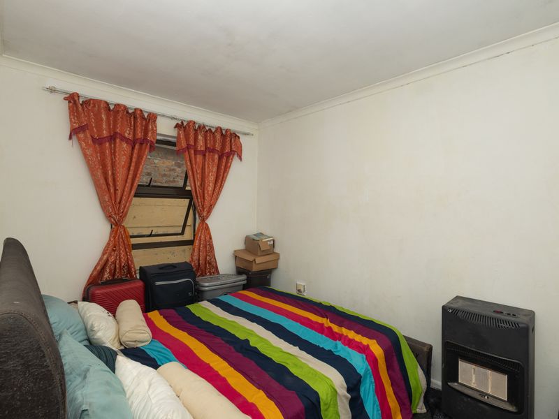 Impressive 3 Bedroom Home For Sale - Photo 8