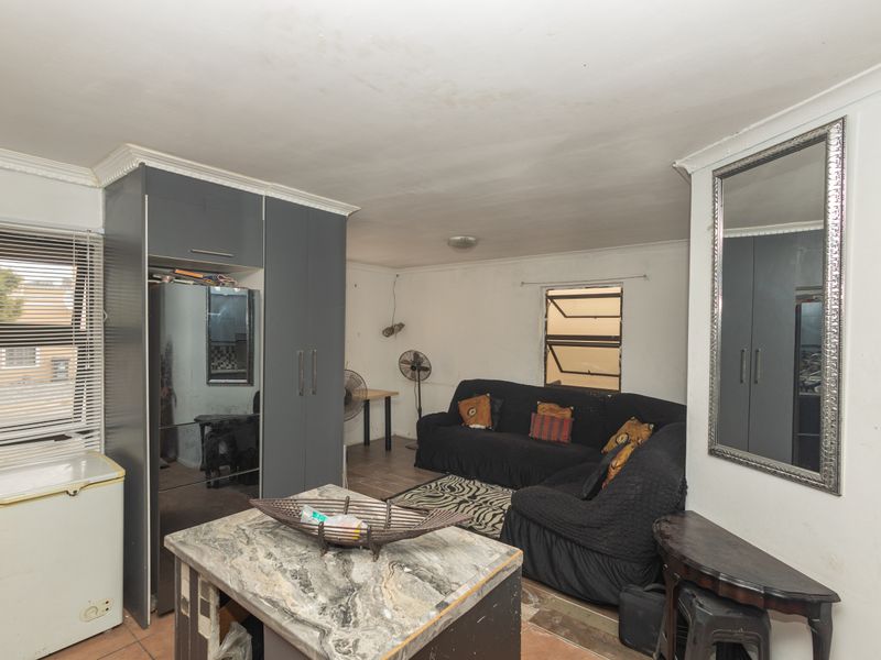 Impressive 3 Bedroom Home For Sale - Photo 5