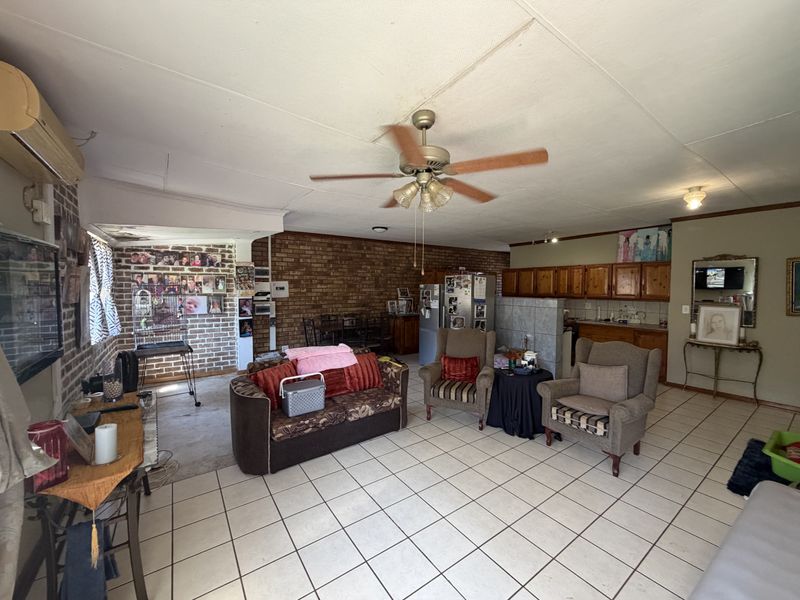 3 bedroom home for sale , in Louis Trichardt - Photo 2