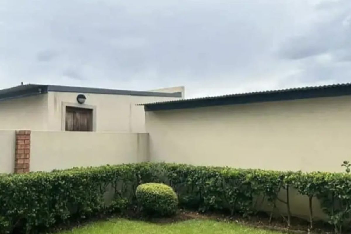 Modern 3 Bedroom Family Home in a Secure Complex - Photo 3