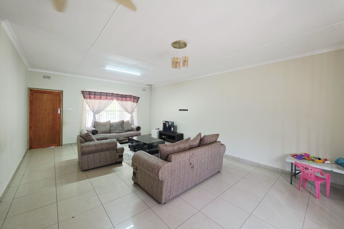 Charming Family Home with Great Potential in Empangeni - Photo 4