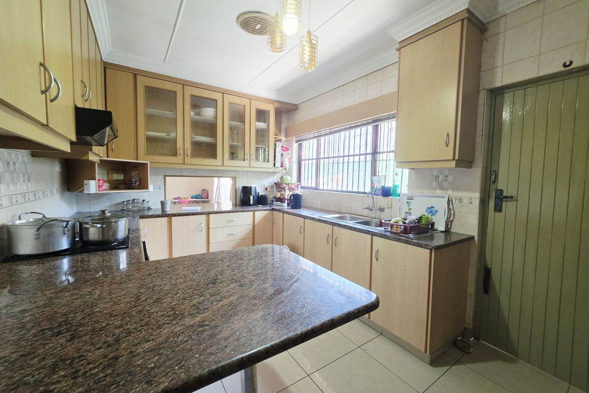 Charming Family Home with Great Potential in Empangeni - Photo 3