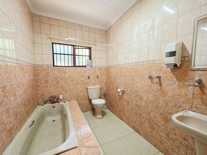Charming Family Home with Great Potential in Empangeni - Photo 9