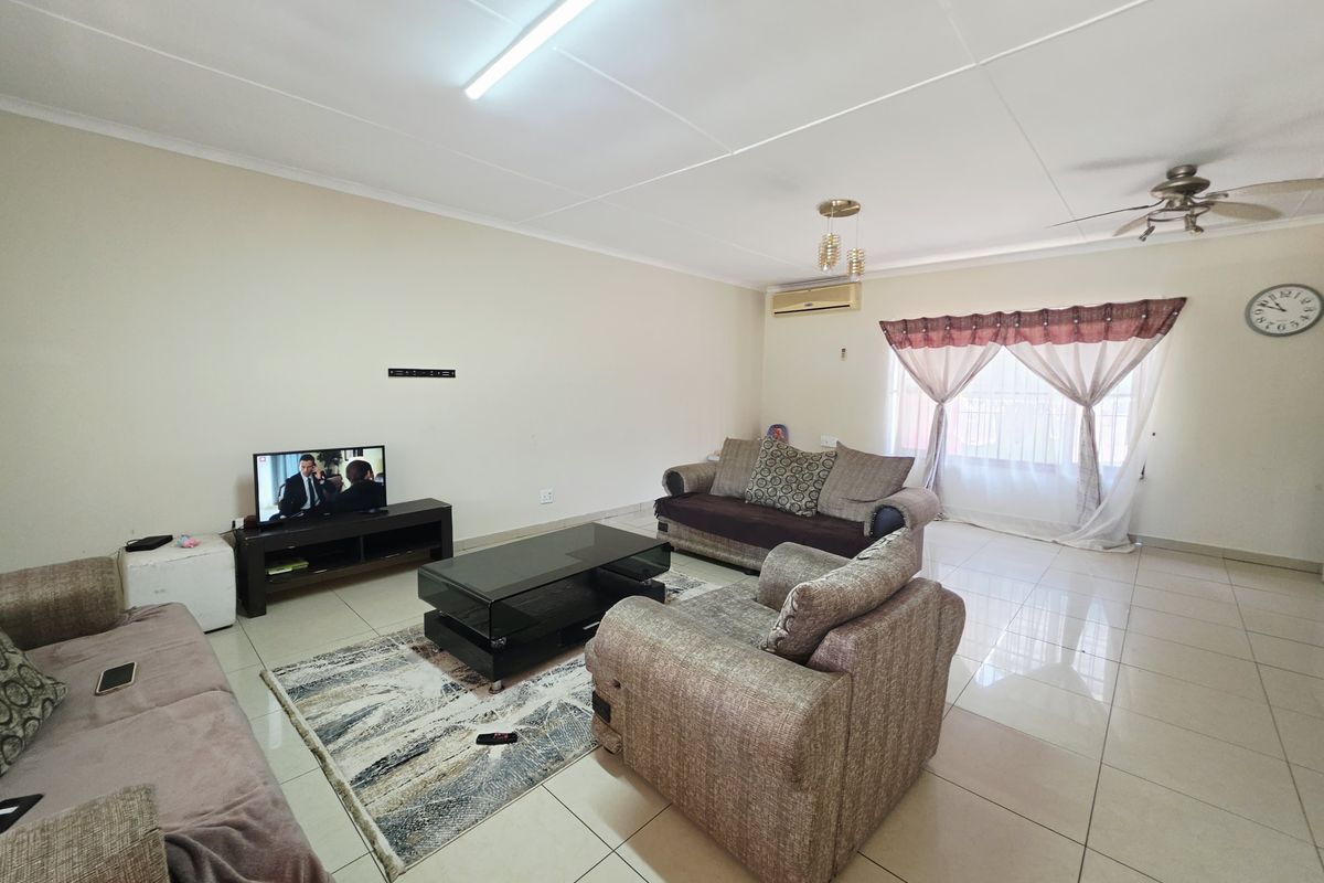 Charming Family Home with Great Potential in Empangeni - Photo 5