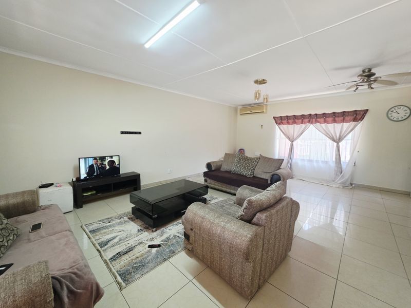 Charming Family Home with Great Potential in Empangeni - Photo 5