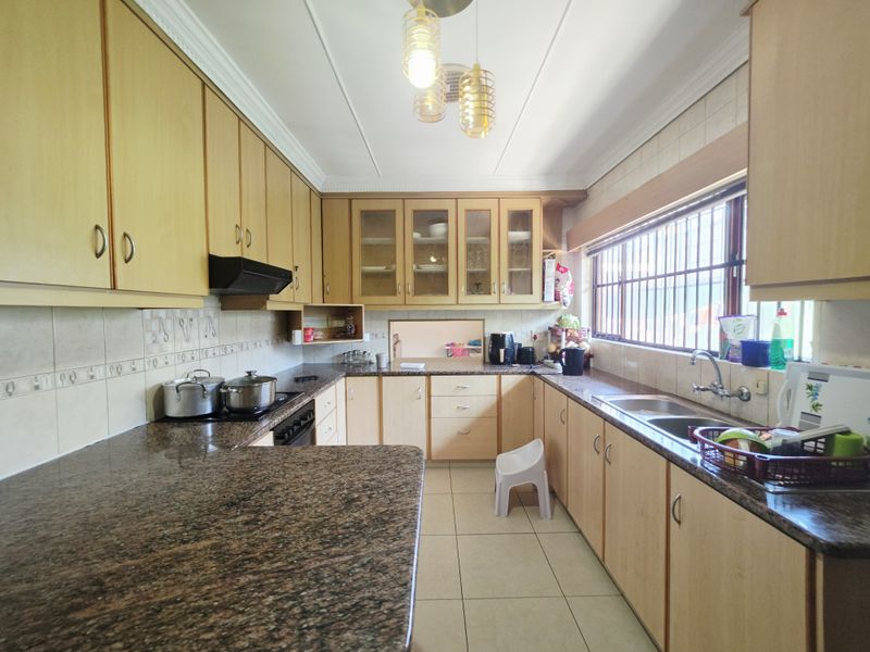 Charming Family Home with Great Potential in Empangeni - Photo 2